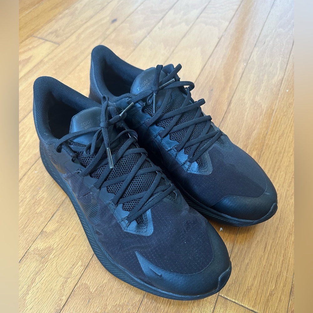 Nike Revolution 
Men's Road Running Shoes - Picture 2 of 6